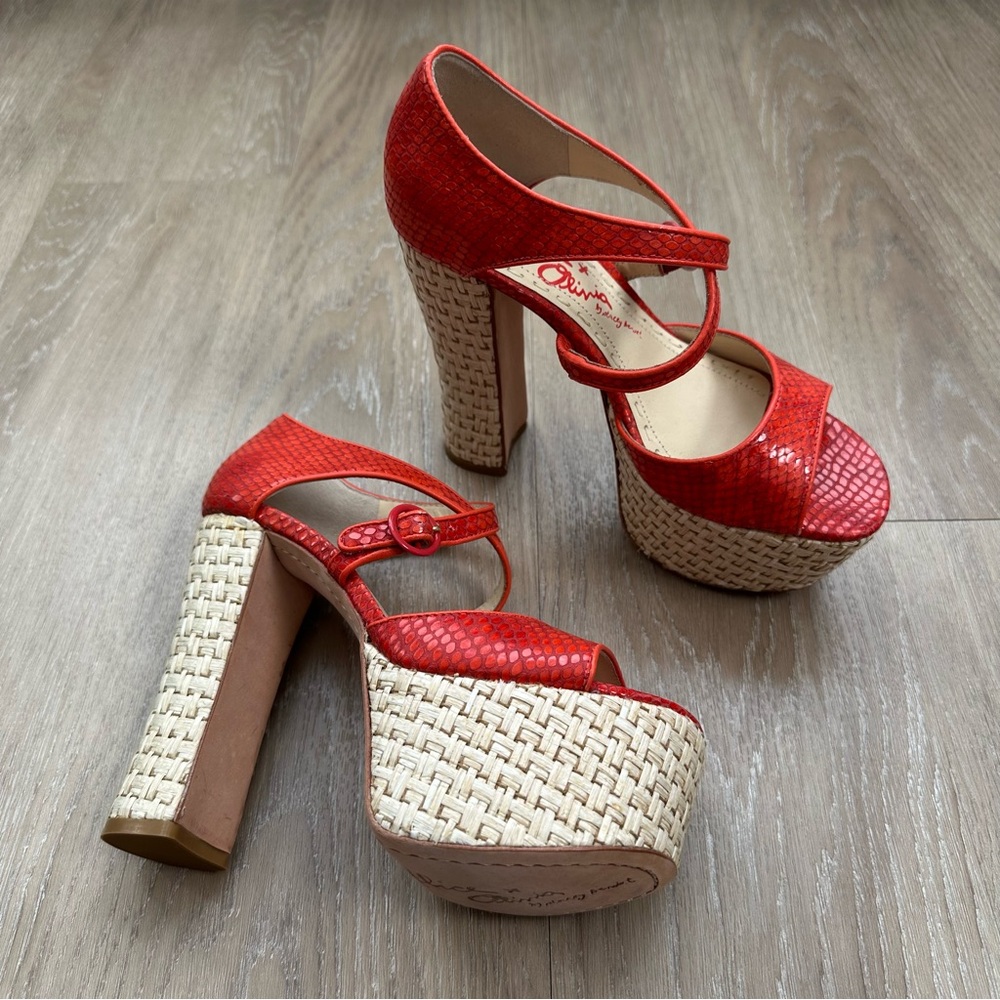 NWOT Alice + Olivia Tallulah Red Snake Platform Sandals Size 36